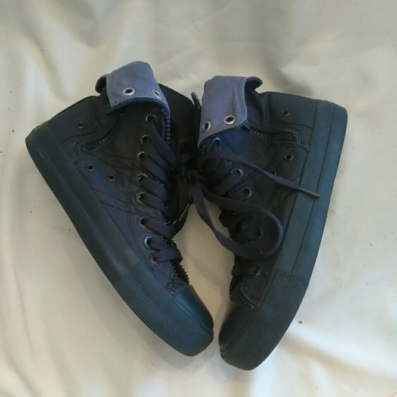 Levi's Hi Tops Dark Blue Canvas Girl's sz 6 - Picture 3 of 8